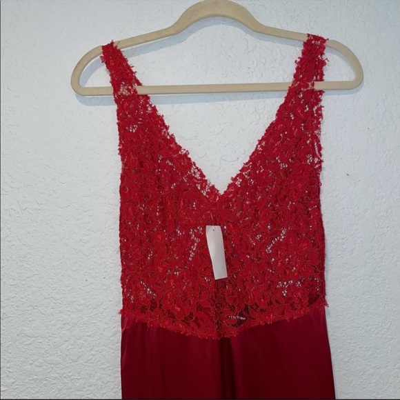 NWT Reformation Aura Dress in Red Silk Lace Detail Size 0 - Picture 3 of 9